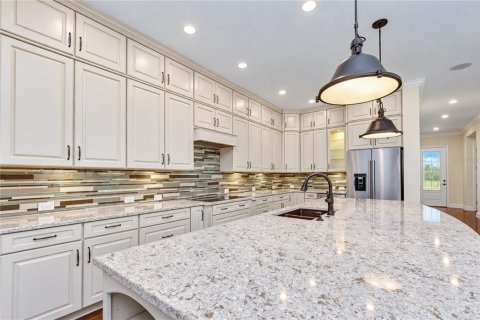 House in Fish Hawk, Florida 3 bedrooms, 245.26 sq.m. № 2395856 - photo 11