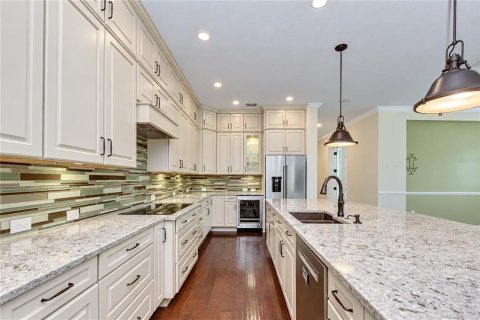 House in Fish Hawk, Florida 3 bedrooms, 245.26 sq.m. № 2395856 - photo 12