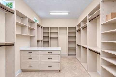 House in Fish Hawk, Florida 3 bedrooms, 245.26 sq.m. № 2395856 - photo 25