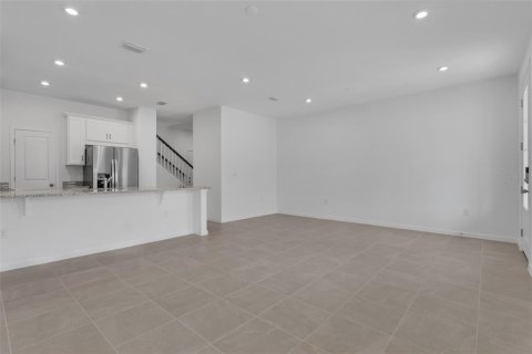Townhouse in Apopka, Florida 3 bedrooms, 137.12 sq.m. № 2218355 - photo 5