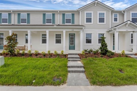 Townhouse in Apopka, Florida 3 bedrooms, 137.12 sq.m. № 2218355