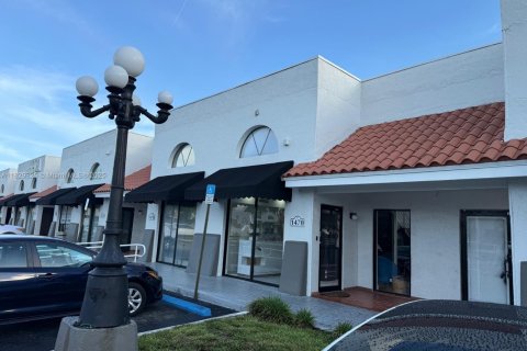 Commercial property in Sweetwater, Florida № 1802812 - photo 2