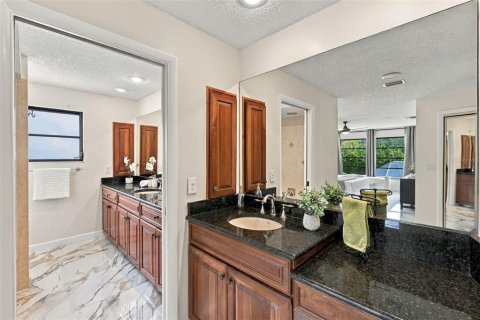 Casa en venta en Clearwater, Florida, 4 dormitorios, 269.7 m2 № 2410578 - foto 21