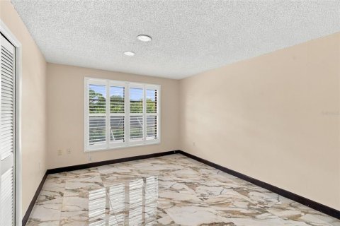 Casa en venta en Clearwater, Florida, 4 dormitorios, 269.7 m2 № 2410578 - foto 27