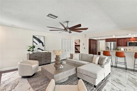 Casa en venta en Clearwater, Florida, 4 dormitorios, 269.7 m2 № 2410578 - foto 13