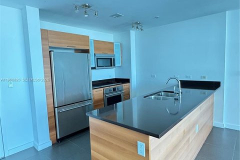 Condominio en alquiler en Miami, Florida, 60.85 m2 № 2031807 - foto 3