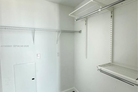 Condominio en alquiler en Miami, Florida, 60.85 m2 № 2031807 - foto 9