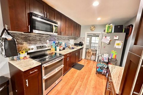 House in Clearwater, Florida 4 bedrooms, 186.18 sq.m. № 1771390 - photo 6