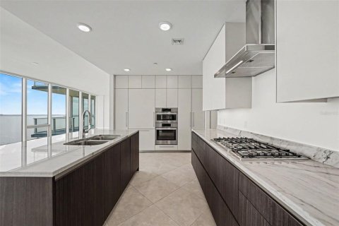 Condominio en alquiler en Tampa, Florida, 2 dormitorios, 235.69 m2 № 2102267 - foto 13