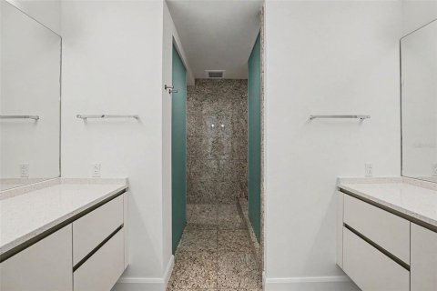 Condominio en alquiler en Tampa, Florida, 2 dormitorios, 235.69 m2 № 2102267 - foto 18