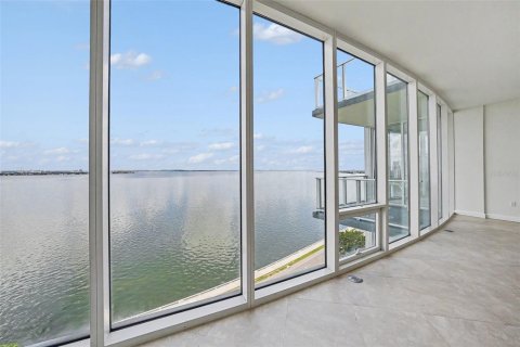 Condominio en alquiler en Tampa, Florida, 2 dormitorios, 235.69 m2 № 2102267 - foto 7