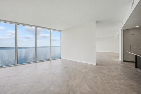 Condominio en alquiler en Tampa, Florida, 2 dormitorios, 235.69 m2 № 2102267 - foto 8