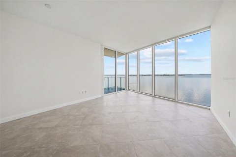 Condominio en alquiler en Tampa, Florida, 2 dormitorios, 235.69 m2 № 2102267 - foto 6