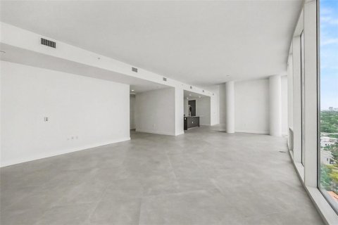 Condominio en alquiler en Tampa, Florida, 2 dormitorios, 235.69 m2 № 2102267 - foto 9