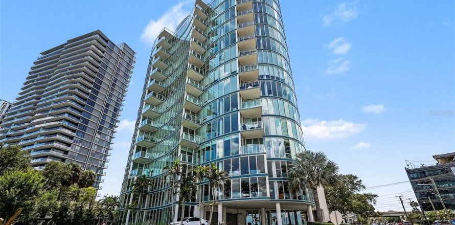 Condominio en Tampa, Florida, 2 dormitorios № 2102267