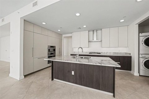 Condominio en alquiler en Tampa, Florida, 2 dormitorios, 235.69 m2 № 2102267 - foto 10