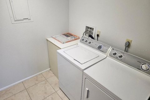 Condo in Bradenton, Florida, 2 bedrooms № 2148814 - photo 16