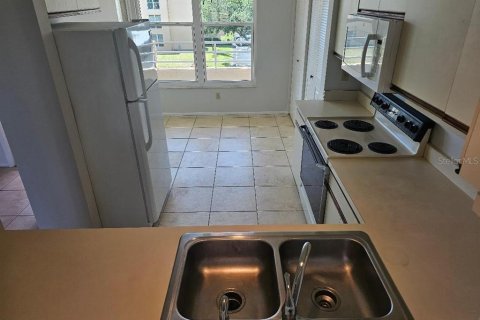 Condo in Bradenton, Florida, 2 bedrooms № 2148814 - photo 8