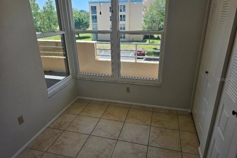 Condo in Bradenton, Florida, 2 bedrooms № 2148814 - photo 7
