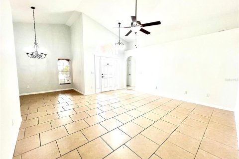 House in Davenport, Florida 3 bedrooms, 162.86 sq.m. № 1918147 - photo 10