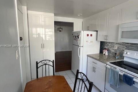 Condo in Miami, Florida, 2 bedrooms  № 2024208 - photo 2