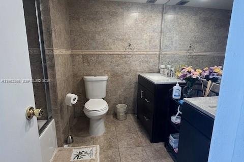 Condo in Miami, Florida, 2 bedrooms  № 2024208 - photo 23