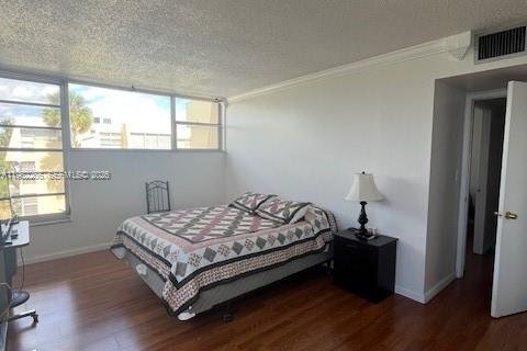 Condo in Miami, Florida, 2 bedrooms  № 2024208 - photo 19