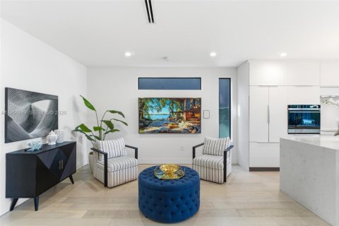 Touwnhouse à vendre à Miami, Floride: 3 chambres, 154.31 m2 № 2153738 - photo 11
