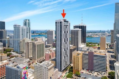 Condo in Miami, Florida, 1 bedroom  № 2032057 - photo 2