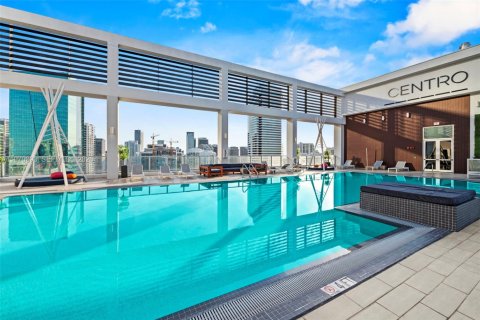 Condo in Miami, Florida, 1 bedroom  № 2032057 - photo 23