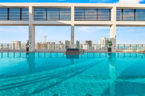 Condo in Miami, Florida, 1 bedroom  № 2032057 - photo 25