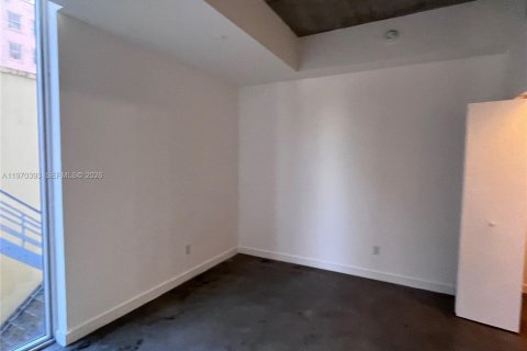 Condo in Miami, Florida, 1 bedroom  № 2032057 - photo 14