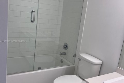 Condo in Miami, Florida, 1 bedroom  № 2032057 - photo 12