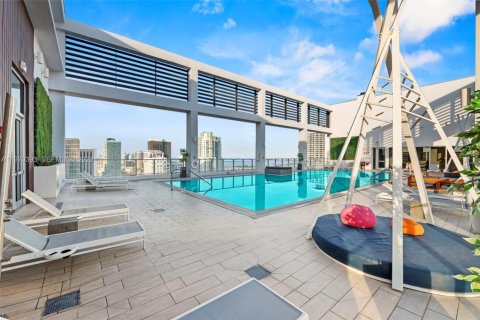 Condo in Miami, Florida, 1 bedroom  № 2032057 - photo 3