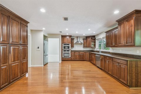 House in Tampa, Florida 4 bedrooms, 221.39 sq.m. № 1854369 - photo 16