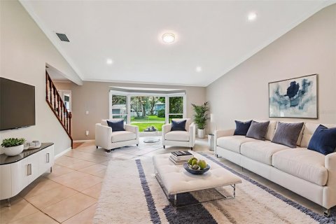 House in Tampa, Florida 4 bedrooms, 221.39 sq.m. № 1854369 - photo 5