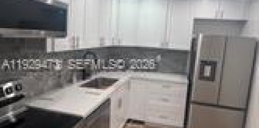 Condo in Tamarac, Florida, 2 bedrooms  № 1995899