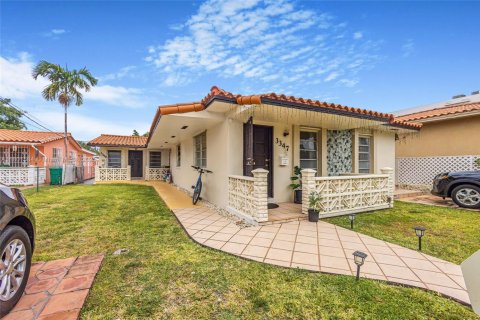 Propiedad comercial en venta en Miami, Florida, 195.56 m2 № 1697631 - foto 3