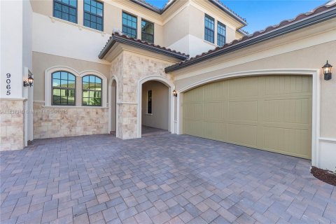 House in Parkland, Florida 5 bedrooms, 467.3 sq.m. № 1821742 - photo 5