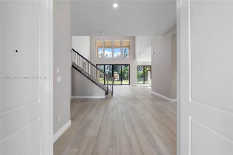 House in Parkland, Florida 5 bedrooms, 467.3 sq.m. № 1821742 - photo 6