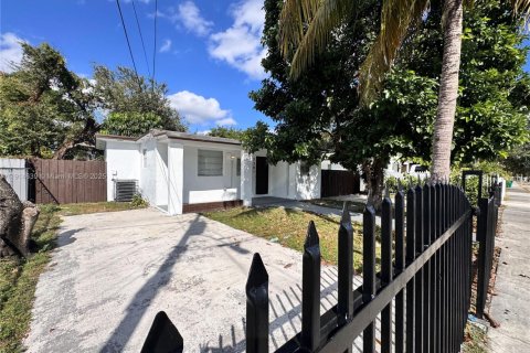 Купить виллу или дом в Майами-Гарденс, Флорида 3 спальни, 73.21м2, № 1972853 - фото 2