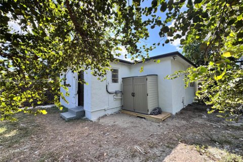 Купить виллу или дом в Майами-Гарденс, Флорида 3 спальни, 73.21м2, № 1972853 - фото 14