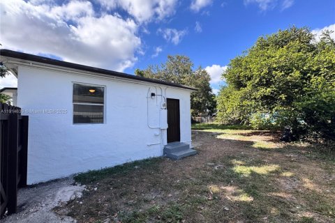 Купить виллу или дом в Майами-Гарденс, Флорида 3 спальни, 73.21м2, № 1972853 - фото 13