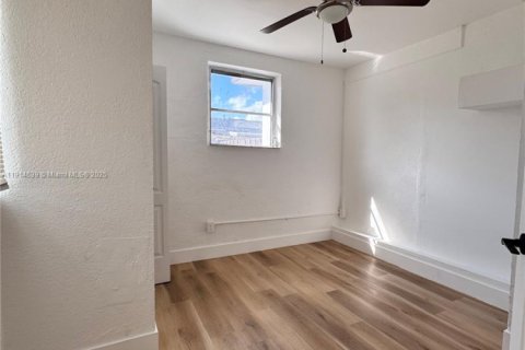 Купить виллу или дом в Майами-Гарденс, Флорида 3 спальни, 73.21м2, № 1972853 - фото 7