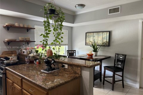 Condo in Fort Lauderdale, Florida, 2 bedrooms № 1995673 - photo 3