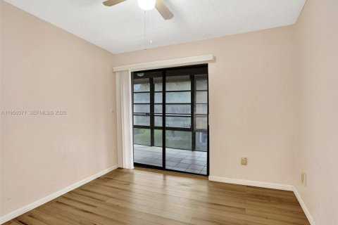 Condominio en alquiler en Tamarac, Florida, 2 dormitorios, 76.83 m2 № 2010453 - foto 15