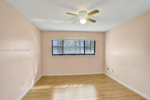 Condominio en alquiler en Tamarac, Florida, 2 dormitorios, 76.83 m2 № 2010453 - foto 14