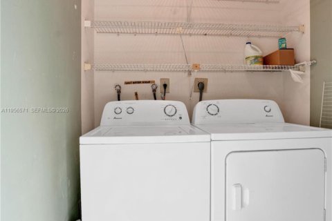 Condominio en alquiler en Tamarac, Florida, 2 dormitorios, 76.83 m2 № 2010453 - foto 20