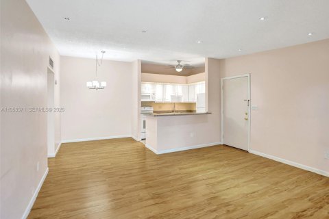 Condominio en alquiler en Tamarac, Florida, 2 dormitorios, 76.83 m2 № 2010453 - foto 29