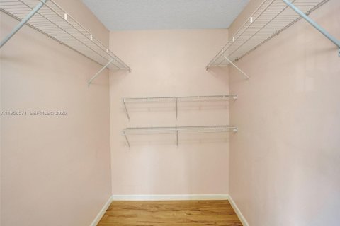 Condominio en alquiler en Tamarac, Florida, 2 dormitorios, 76.83 m2 № 2010453 - foto 11